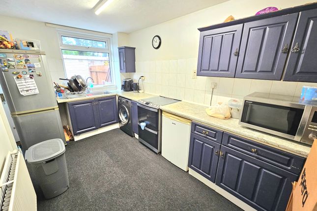 Mereworth Close, Leicester photo 4
