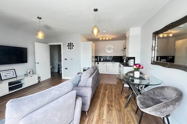 Flat 25, Wild Rose House, Romford photo 4
