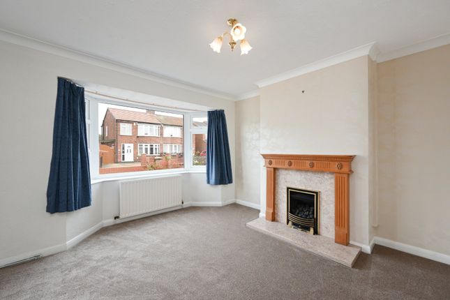 Whitethorn Close, York photo 3