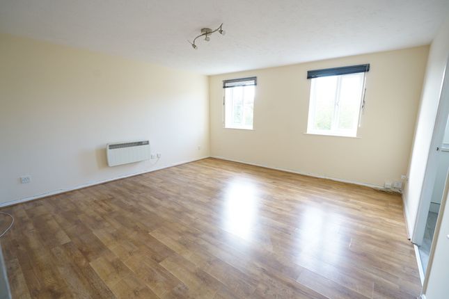 29 Hove Close, Grays photo 2