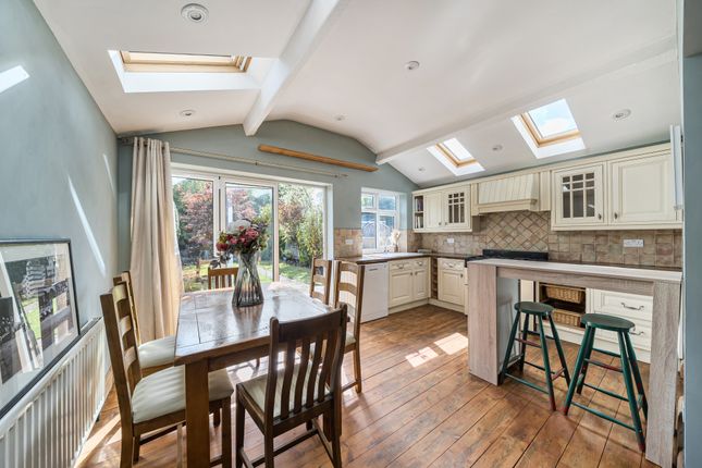 15, Claremont Crescent, Croxley Green photo 2