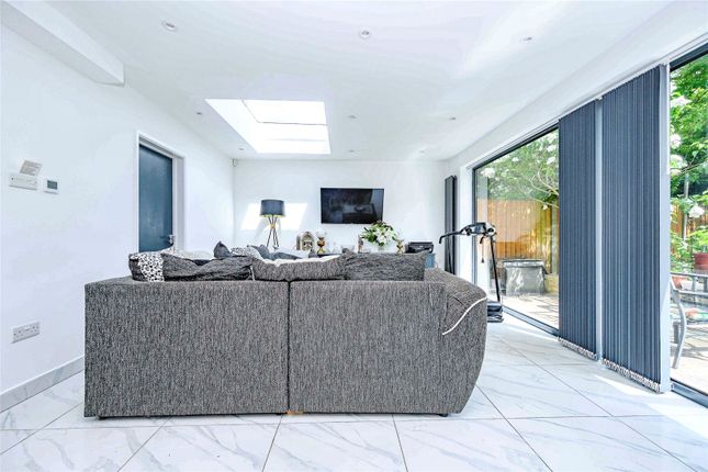 10, Southwood Road, Bedfordshire photo 4