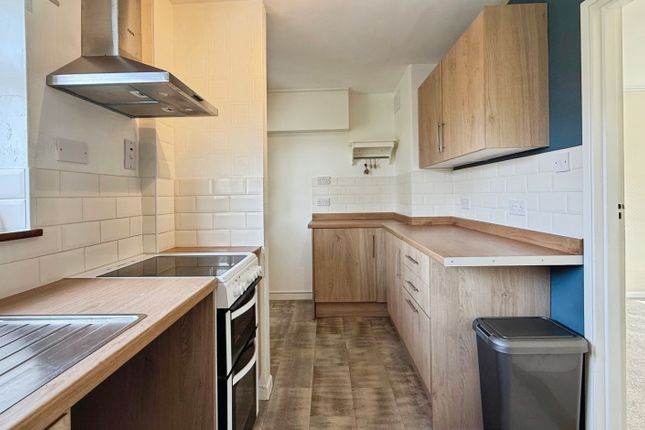 18, Court Orchard, Westbury photo 3