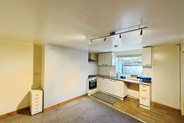 83, Hawthorne Terrace, Huddersfield photo 2