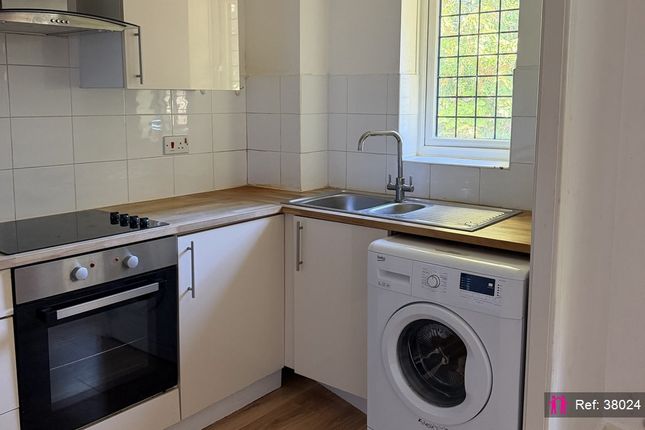 8, Pickwell Close, Reading photo 3