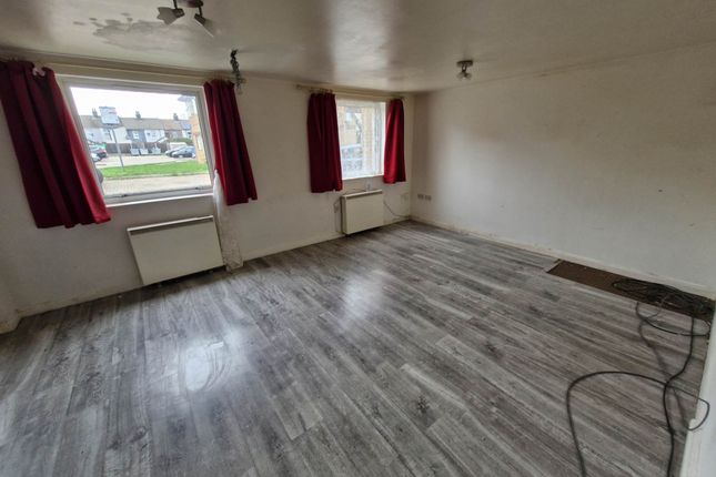 Flat 9, Milliners Court, Luton photo 3