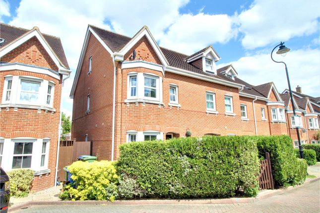 Thumbnail Semi-detached house to rent in Campbell Fields, Aldershot