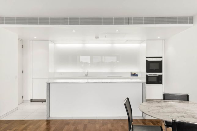 B26 Albion Riveriside, Hester Road, London photo 4