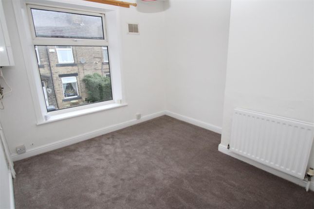 Springfield Terrace, Cleckheaton photo 5