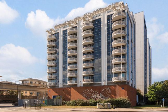 Flat for sale in Switch House, 4 Blackwall Way
