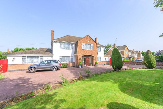 Thumbnail Detached house for sale in The Broadway, Oadby