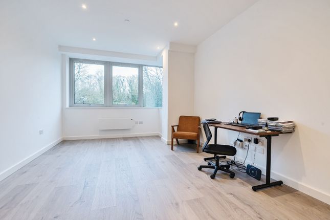 Flat for sale in Ladymead, Guildford, Surrey
