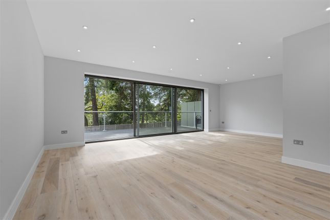 10, Tekels Park, Camberley photo 3