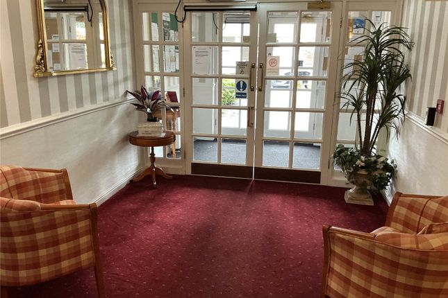 Flat 38A, Drakeford Court,, Wolverhampton Road, Staffordshire photo 3