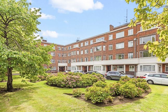Flat for sale in Sheen Court, Richmond
