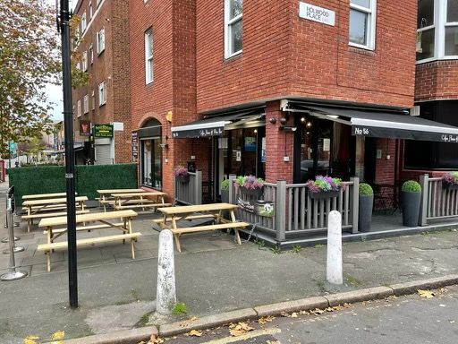 Thumbnail Pub/bar to let in Clapham Park Road, London