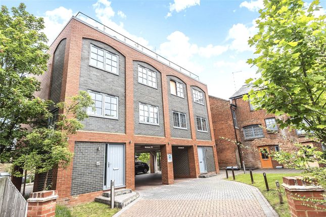Thumbnail Maisonette to rent in The Old British School, 153 Southampton Street, Reading, Berkshire