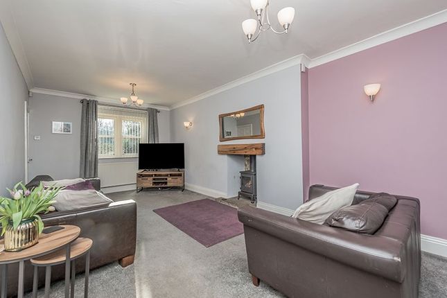 12 Burnwells, Thackley photo 4