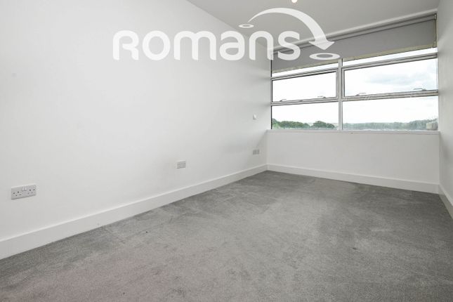44, Compass Court, Cain Road photo 4