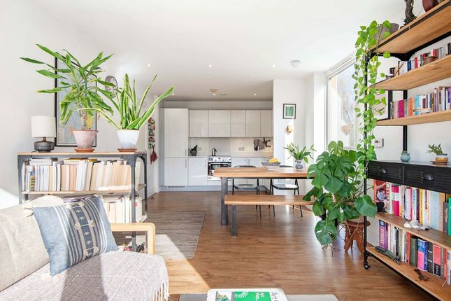 Flat 20, Citrine Apartments, 11, New Gun Wharf, London photo 4