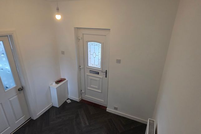 73, Stockport photo 5