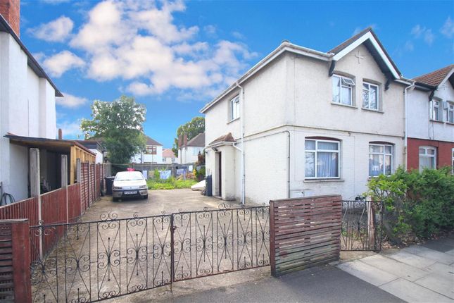 Find 3 Bedroom Houses For Sale In Southall Zoopla