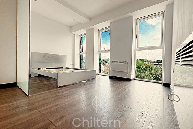 A One Bedroom Apartment In Luton Town, Available Immediately.