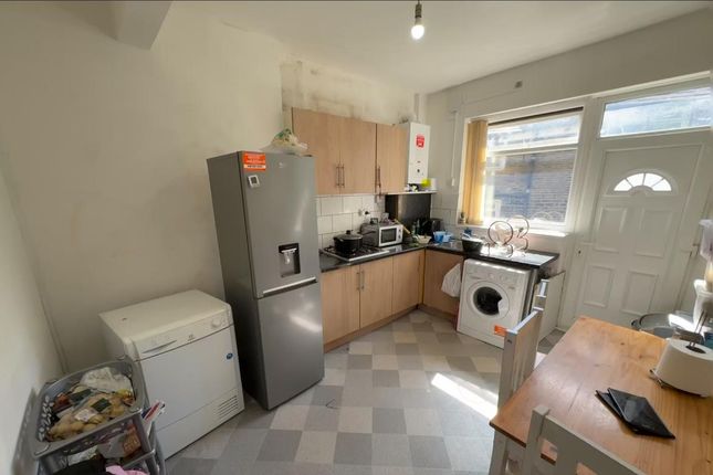 39, Rose Street, Bradford photo 3