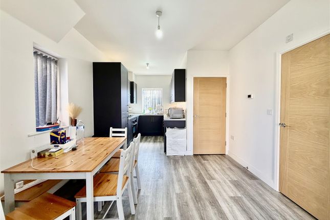 24, New Dawn Place, Swindon photo 4