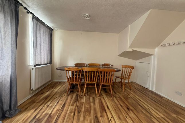 26, Martindale Close, Leicester photo 4