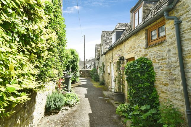 2, Hall Farm Cottages, Lechlade photo 4