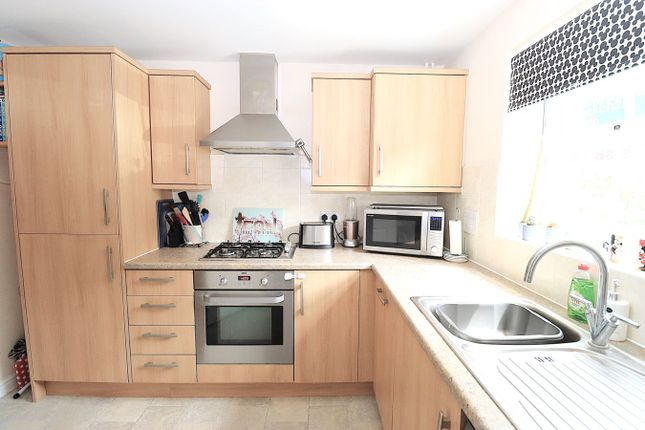 5, Haskins Gardens, Farnborough photo 4