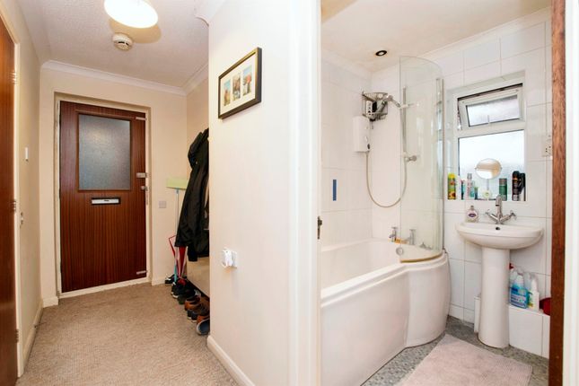 17, Coldharbour Court, Micheldever Road, Andover photo 4