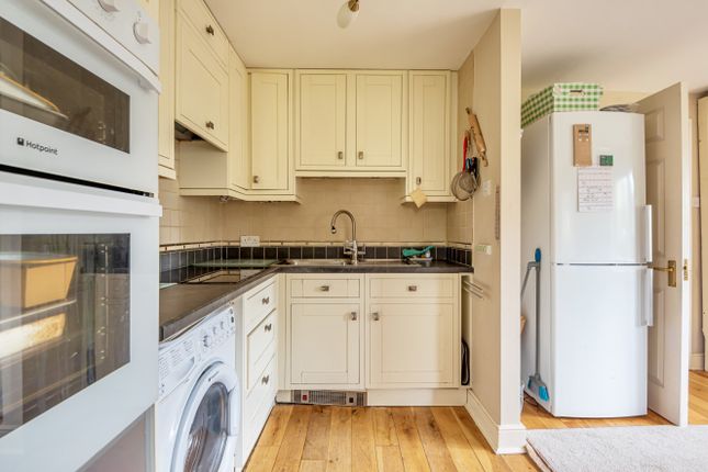 3 East Lodge,, Chantry Court, Tetbury photo 4