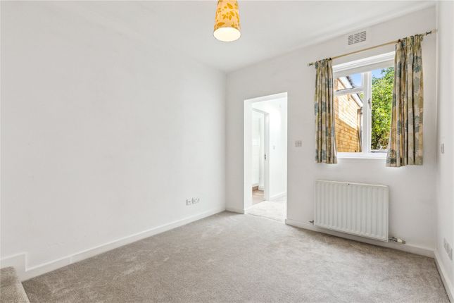 Flat 1, 3, Drakefield Road, London photo 4