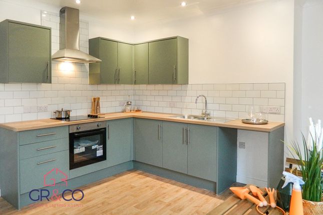 30 Market Street, Tredegar photo 2