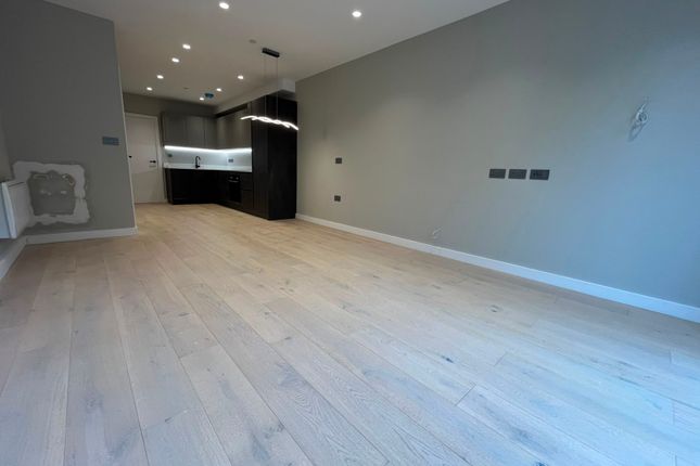 303c, Shenley Road, Borehamwood photo 5