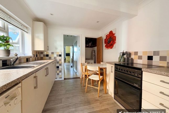 26 Malmesbury Road, Southampton photo 3