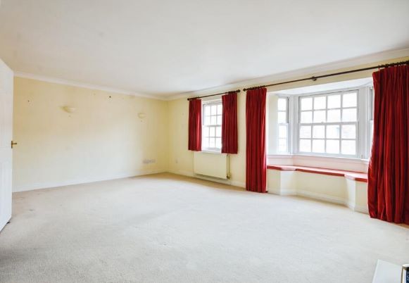 3-bed flat on Gigant Street, Salisbury, £175,000