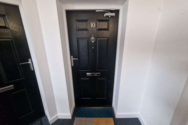 Apartment 10, Luton photo 5