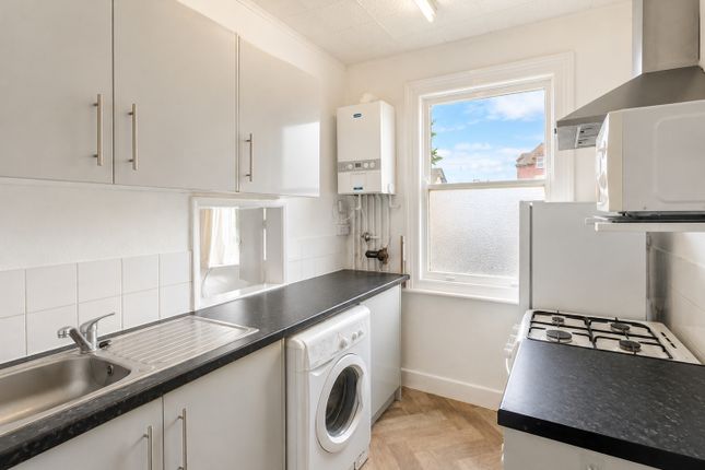 Flat 2, 28, Westbury Road, Kent photo 2