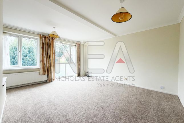 4, Knighton Close, Reading photo 2