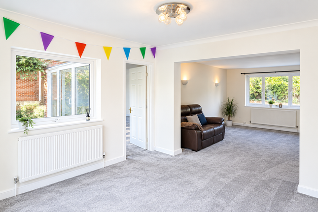 16 Biddenham Turn, Bedford photo 4