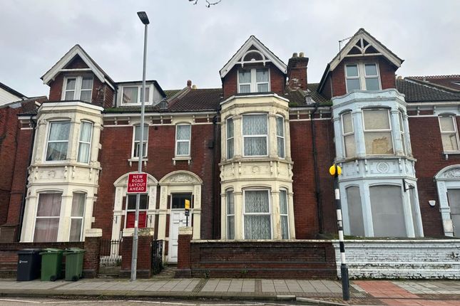 5-bed house on 98, Victoria Road North, Southsea, £200,000