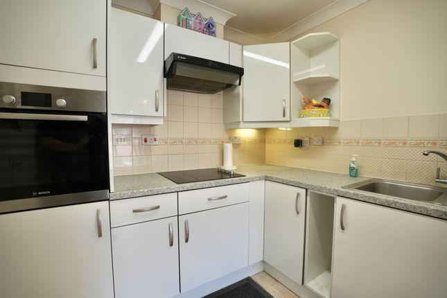 24 Ashdown Court, Cromer photo 3