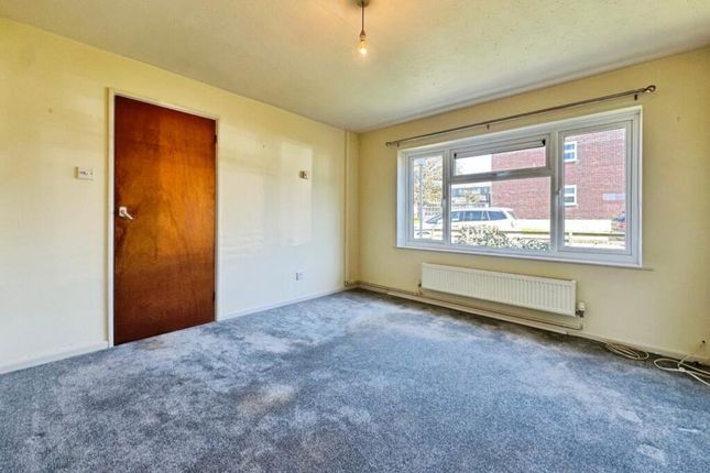 4, Charles Bassett Close, Helston photo 4