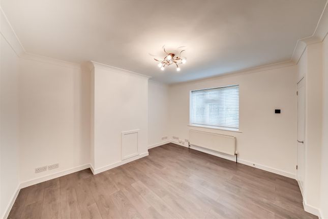 Willow Road, Dartford photo 4