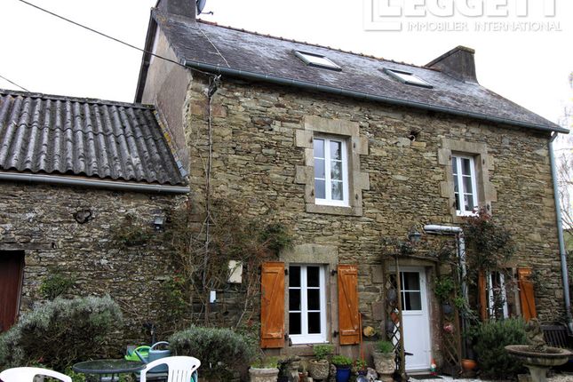 Thumbnail Villa for sale in Châteauneuf-Du-Faou, Finistère, Bretagne