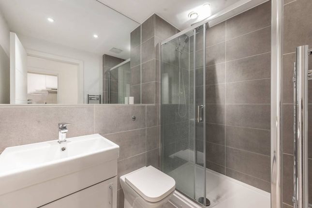 Studio flat on Talbot Skyline, HA2, Rayners Lane, £230,000