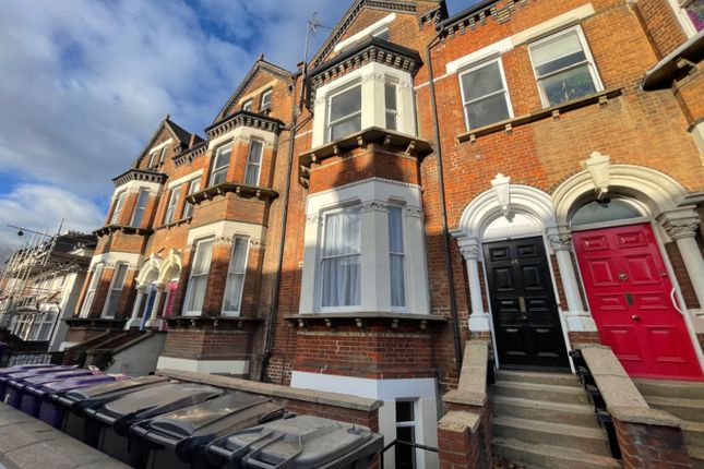 Flat for sale in 45 Walsworth Road, Hitchin, Hertfordshire